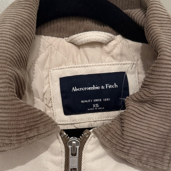 Men’s Abercrombie & Fitch Cream Jacket with Tan Corduroy Collar - Picture 2 of 3
